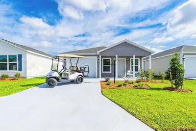 Image de Best of The Villages! 2br/2ba Home with Cart & Amenity Access
