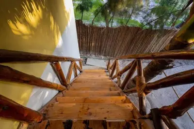 Image de Explore semplicity, savor local cousine, immerse yourself in nature