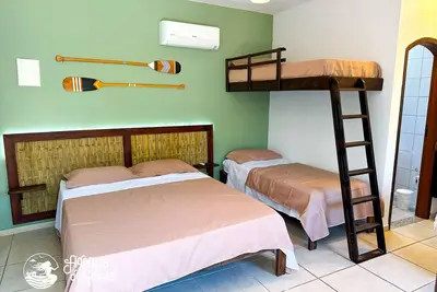 Image de Lindo Studio com Copa e Varanda Ă 150m da Praia do PerequĂŞ