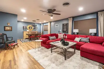 Image de The Gaston Haus - 4 Bedroom/2 Bath European Experience