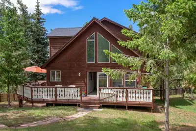 Image de Woodland Park Chalet w/ Deck, Grill & Mtn Views!