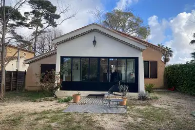 Image de Maison au Brusc à 300m de la plage avec jardin