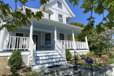 Image de Beautifully renovated 4-bedroom house in Asbury Park - 3 blocks to beach!