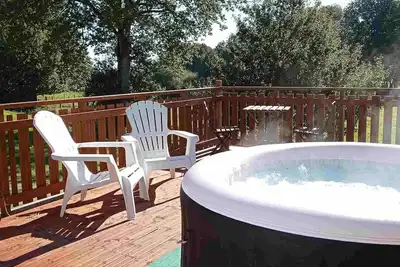 Image de Stylish 1st floor apartment with heated pool & private jacuzzi, 3 star rated