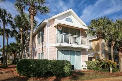 Image de Pink Beach View Home Upper Base - 3 Min Walk to Beach