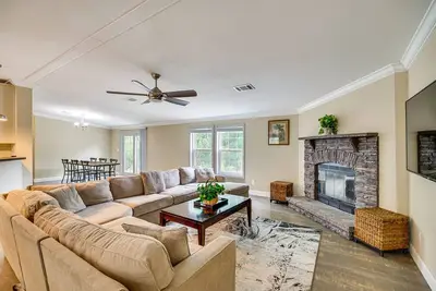 Image de Pet-Friendly Palm City Home w/ Yard & Grill!