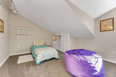 Image de Friendly Ave, Self Check, Smart Lock, 5 Bed!