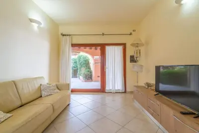 Image de Agréable appartement avec climatisation, Wifi, piscine, Tv, terrasse, animaux admis et parking