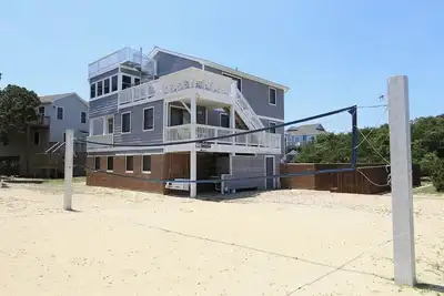 Image de Oceanside 6 Bed, 5. 2 Bath, Rec Room, Pool, Hot tub!