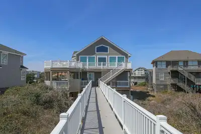 Image de Beautiful Oceanfront home in Duck! 5 bed, 4. 1 bath