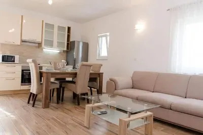 Image de Appartement d'une chambre avec le balcon et la vue sur le mer Kastel Novi, Kastela (A-22378-a)