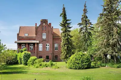 Image de Appartement 'Ferienwohnung Ludwigslust Havelland' avec jardin privé et balcon