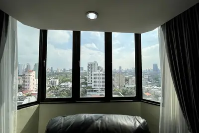 Image de 78sqm, Large 1 Bdrm, Soi Nana, Near Bts, Free WiFi