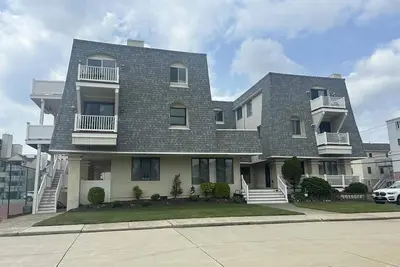 Image de 34 34th Street Unit 101