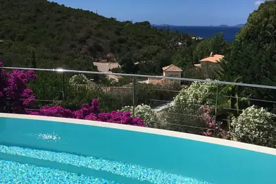 Image de Maison 10-12 personnes avec piscine à Portigliolo