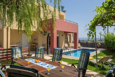 Image de Kalamaki Boutique Villa, Heated Pool, 5' From Beach