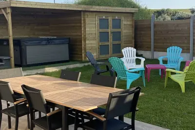 Image de Maison Neuve Jacuzzi Accès Plage a 50 m