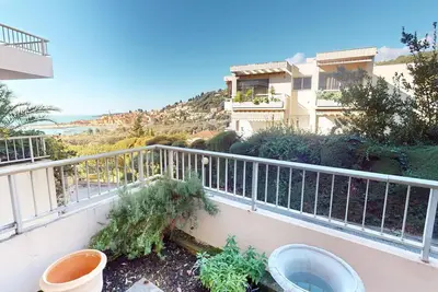 Image de 3p climatisé avec grande terrasse, piscine et WiFi