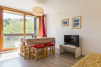 Image de Appartement confortable aux pieds des pistes, balcon, accès piscine, télésiège à proximité