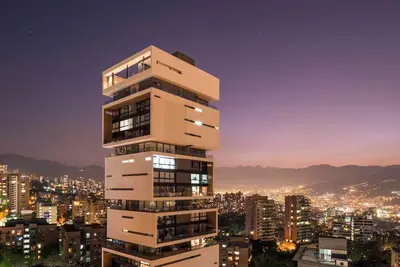 Image de w* | Relaxing 1br w/Pool in Iconic Energy Building