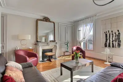 Image de Bright 2br, 1. 5bth -St Germain des Prés -Insurance Included