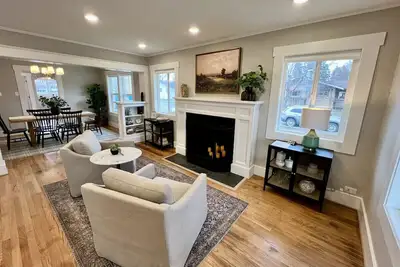 Image de The Winston, Gorgeous! 4 Bdrm w/ Hot Tub & Firepit, Local Golfing 50% Off!