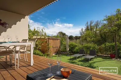 Image de T2 climatisé avec Wifi et piscine