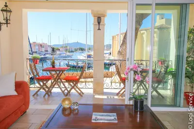 Image de Port Grimaud appartement de 80 m2  pour 4 personnes   vue dégagée sur les canaux