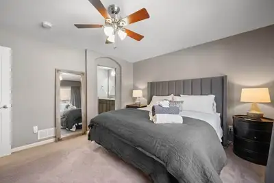 Image de Extended Stay- Theater Room, Workspace, and Grill