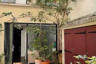 Image de Town house at Canal Saint-Martin 150 sqm - 4 bedrooms - Unique - Backyard\n\n
