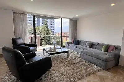 Image de New Listing! Luxurious & Spacious Apartment on the Golden Mile of Medellin!