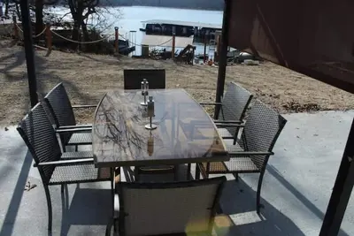 Image de Waterfront at Grand Glaize Dock Hot Tub