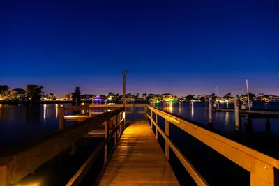 Image de Waterfront | Fishing Dock | Beach Access | Suite 3