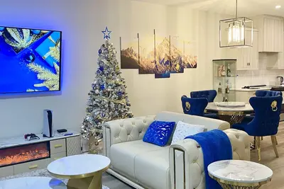 Image de Luxury Home away from Home, a stunning haven with 3 bedrooms and 2. 5 bath