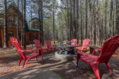Image de Pinecone Cottage- Snowmobile and Atv  in out of cabin. World class fly fishing