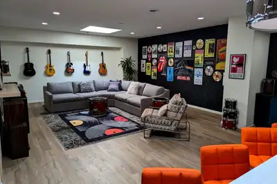 Image de Prime Downtown Music Lovers Experience! Nostalgic Mid-Mod In Historic St Peter
