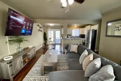 Image de Rare Find! Cozy Springs Getaway - Close to Base!