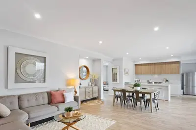 Image de Holiday in Style, Sleeps 10