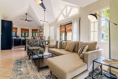 Image de Beautiful 2 bed/2 bath villa with private pool, minutes from the beach!
