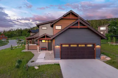 Image de 575 Escape: 30 min to Rmnp, Grand Lake+ A/C, ground floor bedroom & dog-friendly