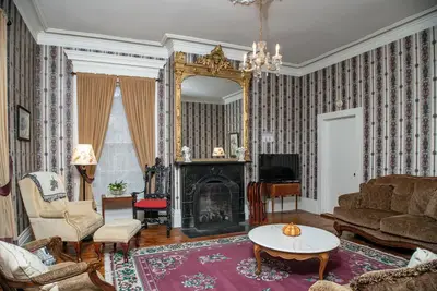 Image de Picturesque bed and breakfast, nestled in the foothills of the white mountains.