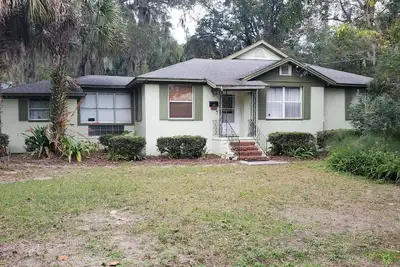 Image de Charming retreat near Downtown and the Hospitals. Short drive to the beach.