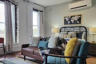 Image de Ruth at the Laurel Lofts