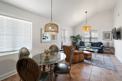 Image de 3-bedroom with parking pass 4 beach badges 1 block to the beach and boardwalk