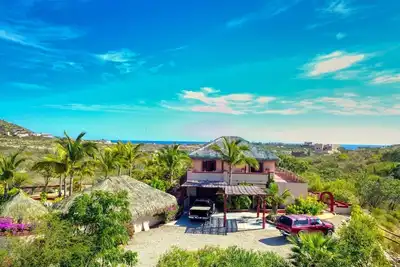 Image de 4-bedroom house in beautiful Zacatitos with WiFi