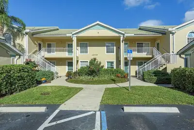 Image de Lakeside condo in Bonita Springs with glorious views.