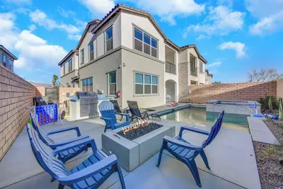 Image de Lake views, beautiful home