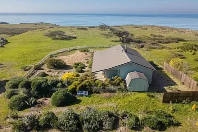 Image de Private retreat on Mendocino oceanfront property near Point Arena and Elk.