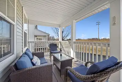 Image de Welcome to the Shore Thing! Located in beautiful Harbor Shores and by the beach