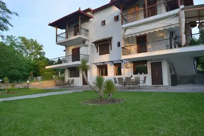 Image de Theros-Cottage 1